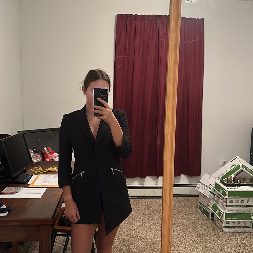 Beautiful bebe business blazer size 6